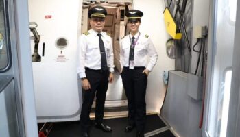 Thai Airways приветствует первого female пилота после 66 лет