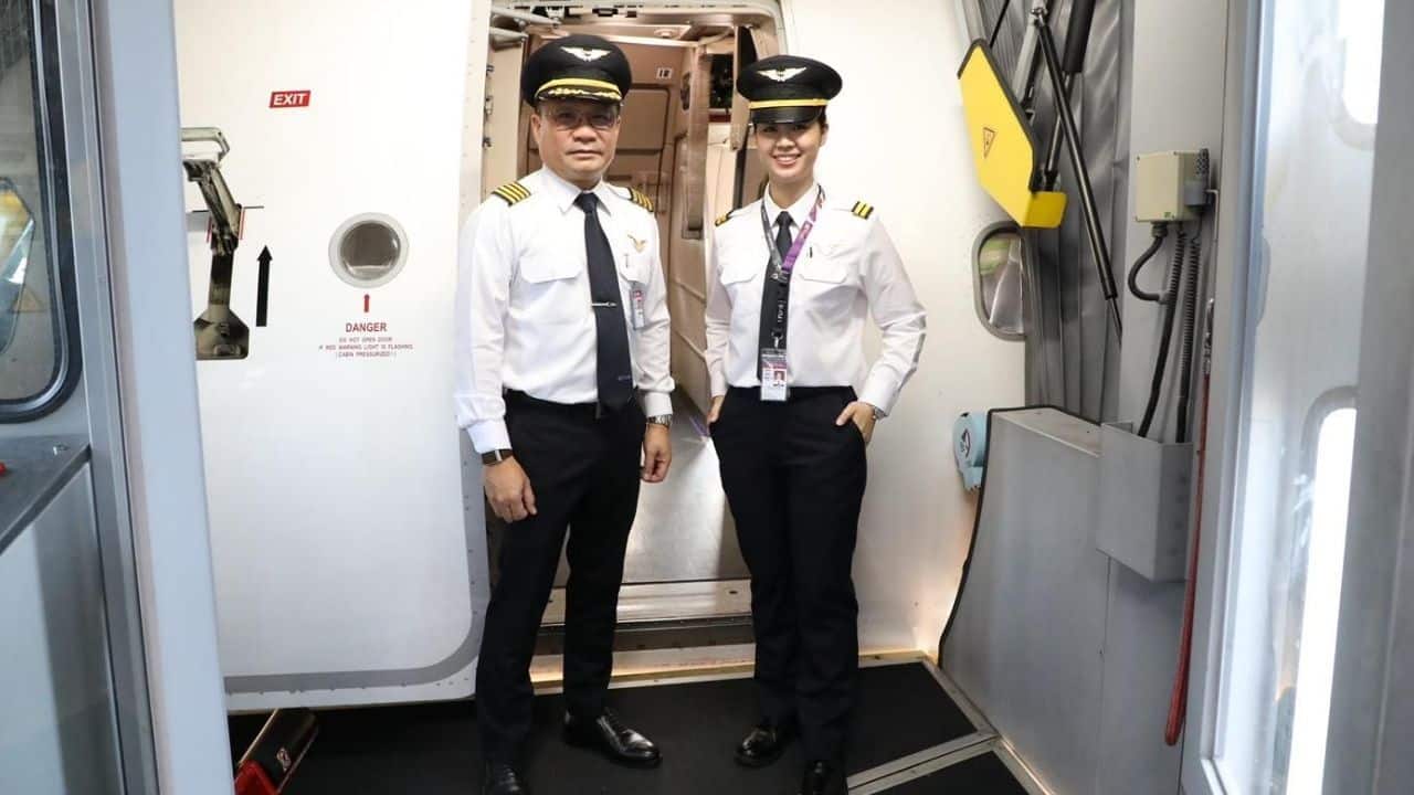 Thai Airways приветствует первого female пилота после 66 лет