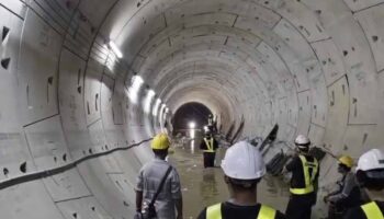 Вода проникает в строящийся туннель метро Бангкока
