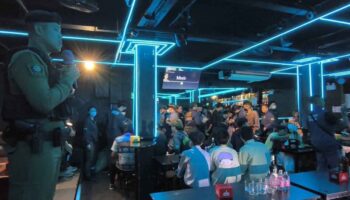 Два нелегальных паба были закрыты в сердце Бангкока
