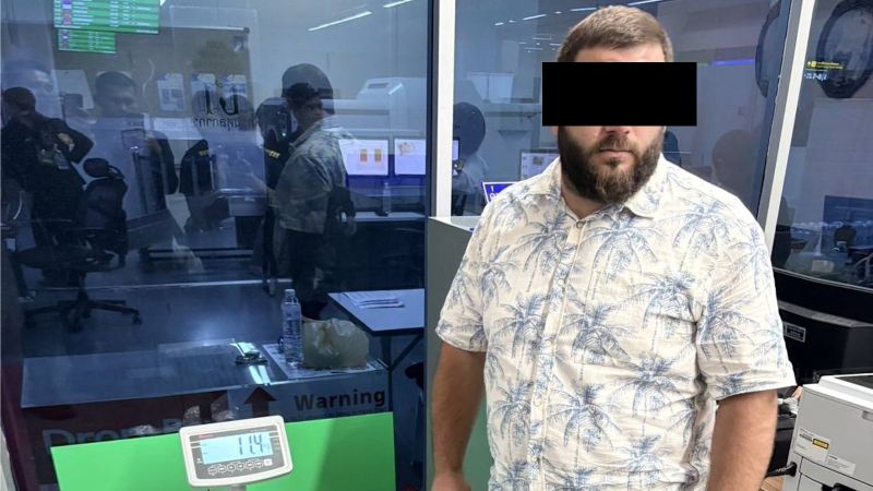 Россиянин с двумя чемоданами марихуаны арестован в аэропорту Пхукета