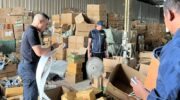 Тысячи поддельных товаров, изъятых в Мин-Бури