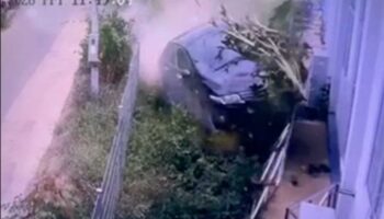 Водитель ранил 20 детей