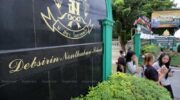 Занятия, приостановленные из-за стрельбы, возобновятся онлайн с 18 августа.