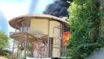 Пожар на стройке произошел у пляжа Банг-Тао